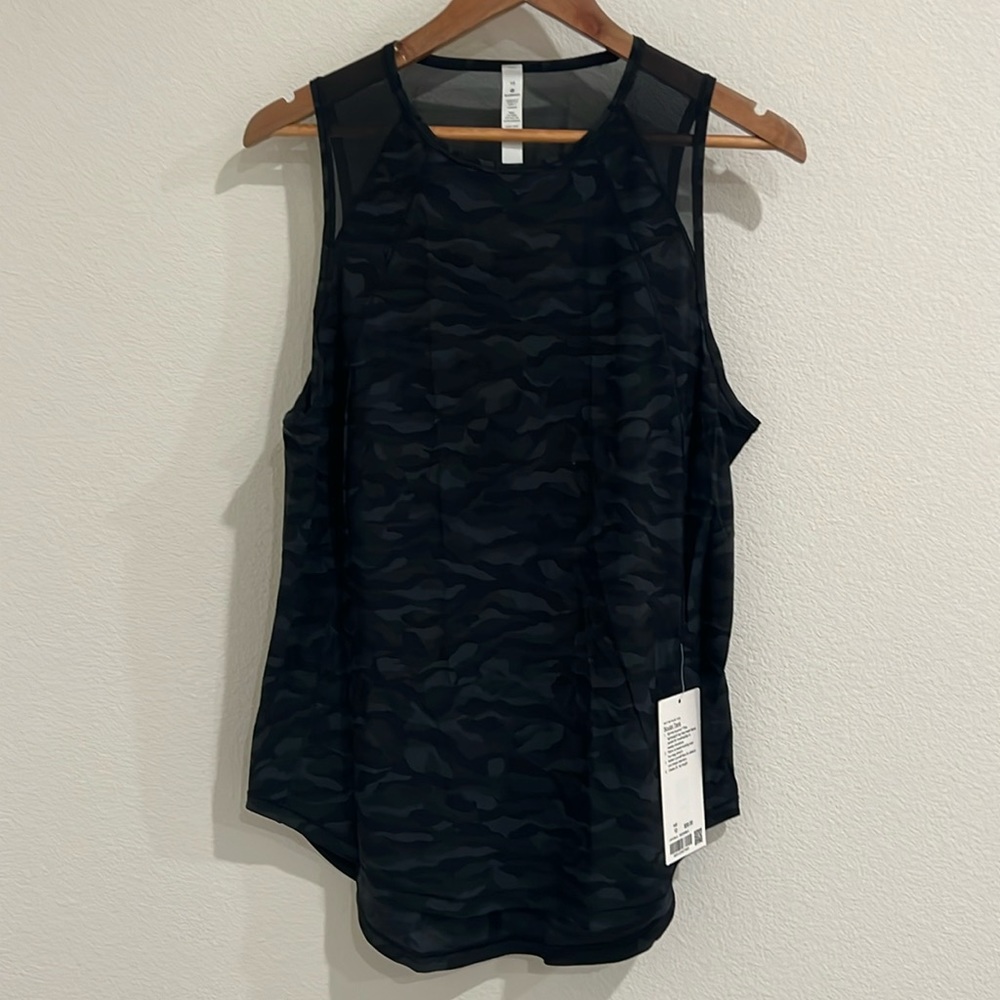 NWT Lululemon Sculpt Tank size 10 black camo